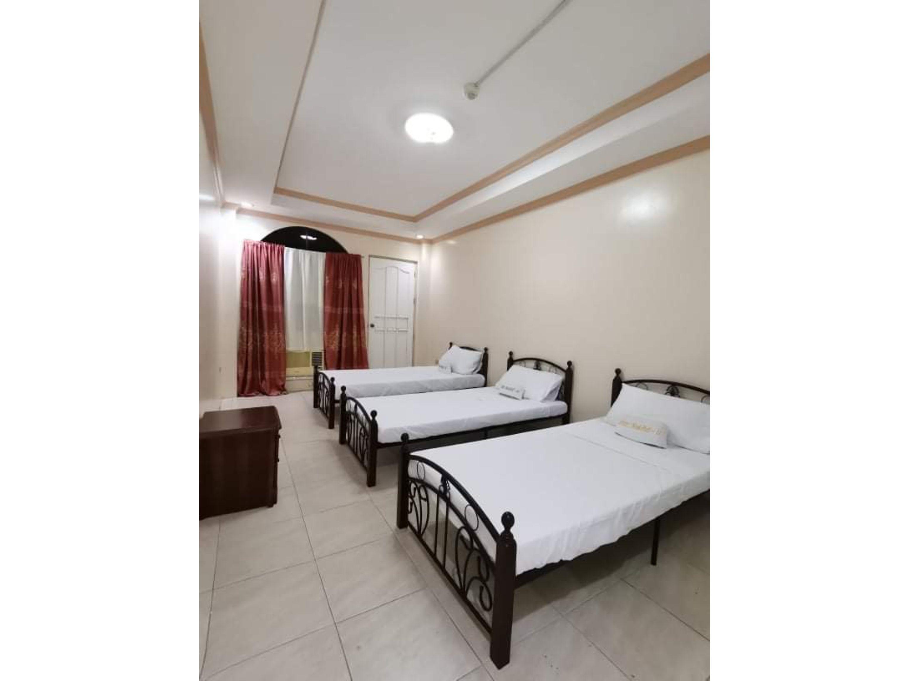 Oyo 799 Ddd Habitat Iloilo Hotel Exterior photo